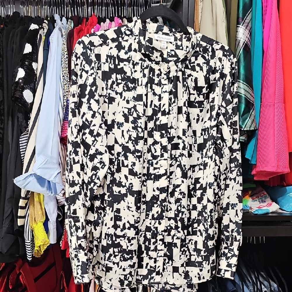 Black and White Abstract Print Blouse